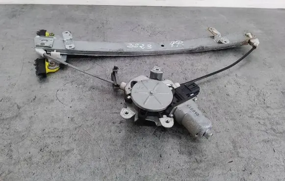 Mitsubishi Lancer Front door window regulator with motor