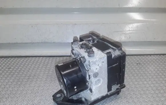 Skoda Octavia Mk2 (1Z) ABS Pump 1K0907379AP 1K0614517BE