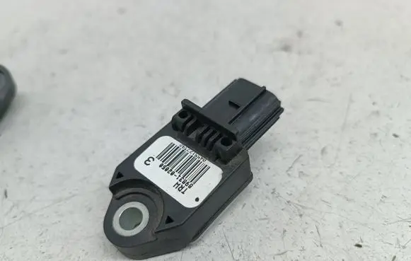 Toyota Corolla E120 E130 Airbag deployment crash/impact sensor 0455127392 8983102050