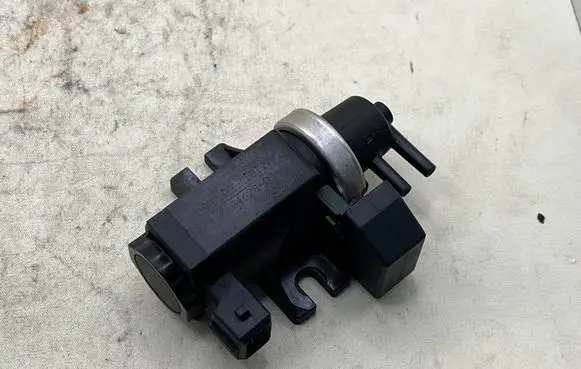 Audi A8 S8 D4 4H Rear glass lock/latch T1928 758462803