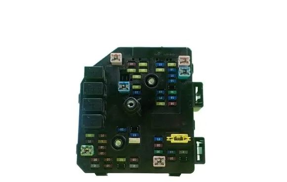 Opel Antara Fuse box set 95137841 BEZPIECZNIKOW
