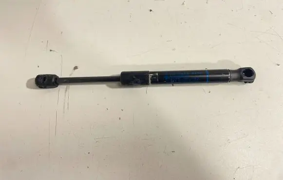 BMW X6 G06 Front bonnet/hood damper/strut 7418188
