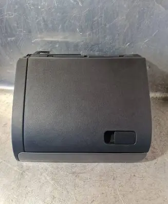 Volkswagen Jetta VI Glove box set 5C7857097