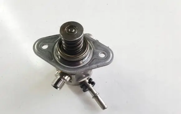Hyundai Kona I Fuel injection high pressure pump 9046030052
