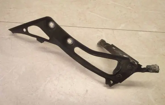 BMW 2 F45 Fender mounting bracket 41007408657
