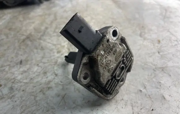 Audi A3 S3 8P Oil level sensor 