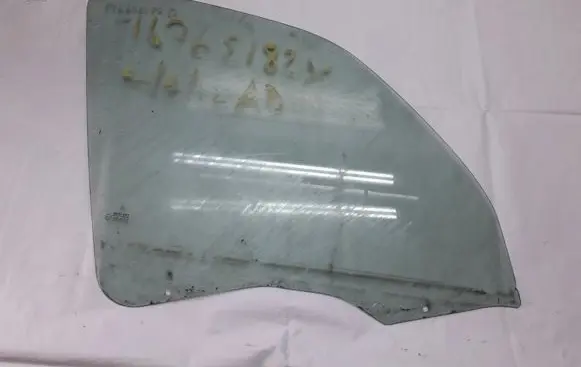Citroen Xsara Picasso Front door window glass four-door