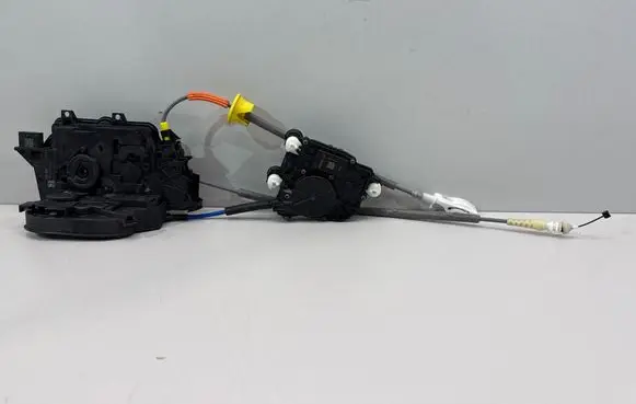 BMW 7 G70 Front door soft close latching motor (coupe) 7932206