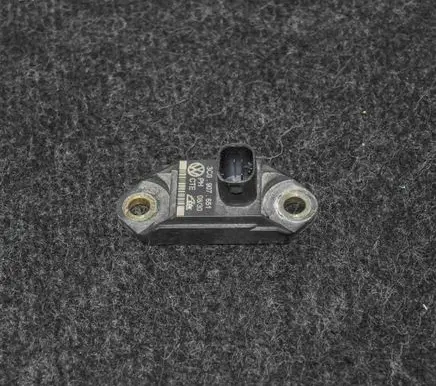 Volkswagen PASSAT CC Acceleration sensor 3C0907651