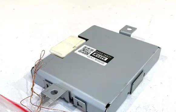 Toyota Avensis T270 Voltage converter/converter module 3550018917