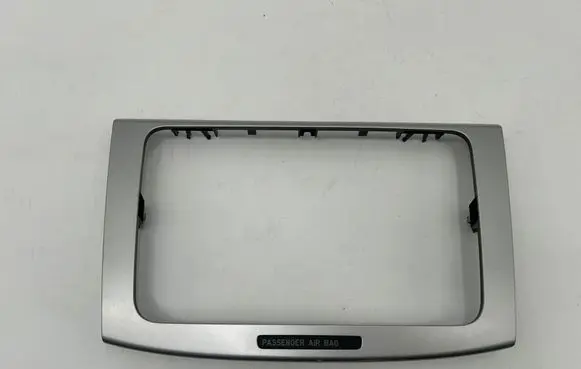 Volkswagen PASSAT CC Radio/GPS head unit trim 318410100