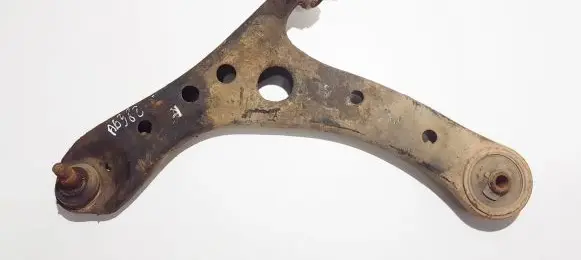 Toyota Avensis Verso Front lower control arm/wishbone