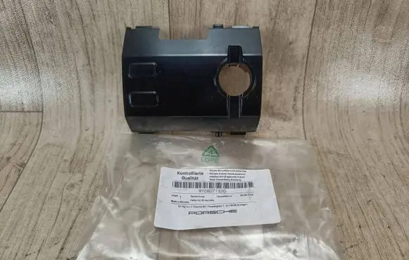 Porsche Cayenne (9Y0 9Y3) Front parking sensor holder (PDC) 9Y0807132D