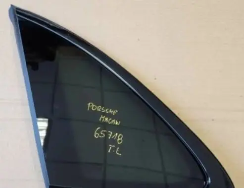 Porsche Macan (95B) Rear side window 95B845297 NE65718