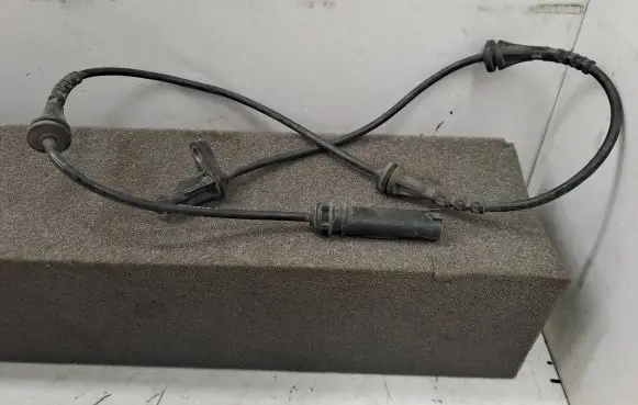 BMW X7 G07 ABS brake wheel speed sensor 6895655