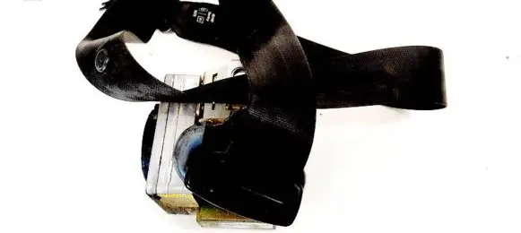 Skoda Fabia Mk1 (6Y) Front seatbelt 6Y0857702A 33009799