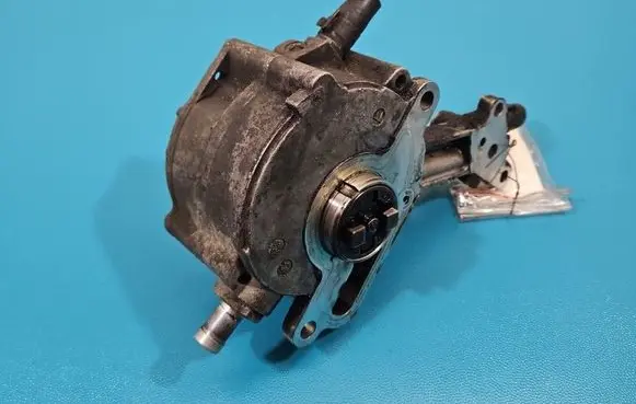 Volkswagen PASSAT B5.5 Vacuum pump 038145209C IMPRK1533072