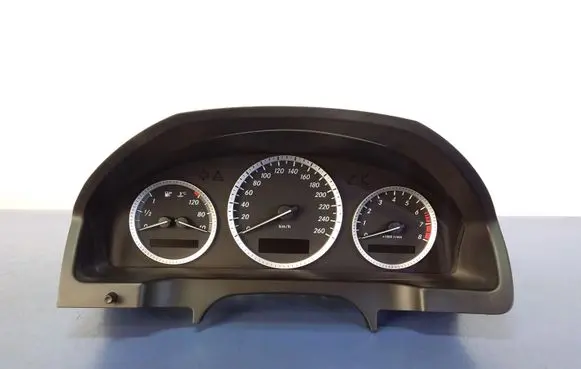 Mercedes-Benz C W204 Speedometer (instrument cluster) A2049002800
