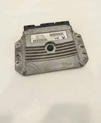 Renault Megane III Engine control unit/module 237100131R V29004369A 237100132R