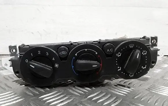 Ford Focus Climate control unit 7M5T19980AA