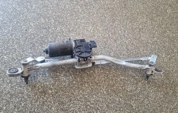Mazda 3 I Front wiper linkage and motor
