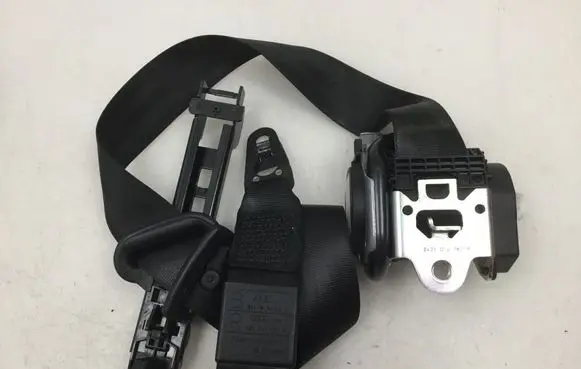 Audi A4 S4 B7 8E 8H Front seatbelt 8E0857706