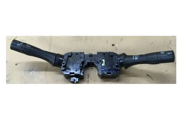 Nissan Juke I F15 A set of switches