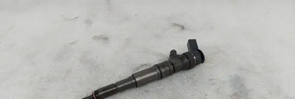 BMW 5 E60 E61 Fuel injector 0445110131 7789661