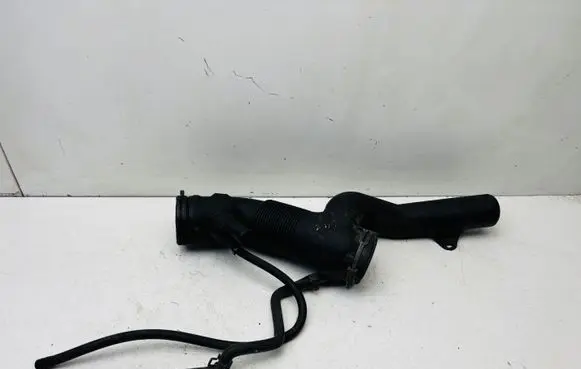 Volkswagen New Beetle Air intake duct part 1C0129684G 1C0129684 1C0129684E