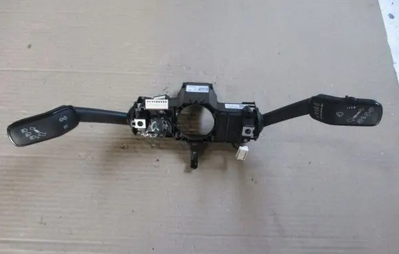 Volkswagen PASSAT Central console control unit 3Q0953521AM