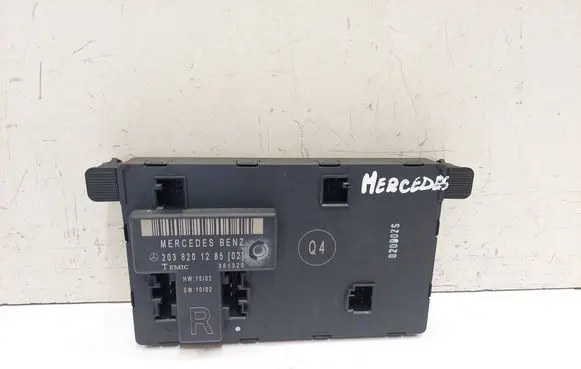 Mercedes-Benz C W204 Door control unit/module 2038201285 351320