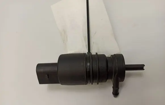 Mercedes-Benz E W211 Windscreen/windshield washer pump