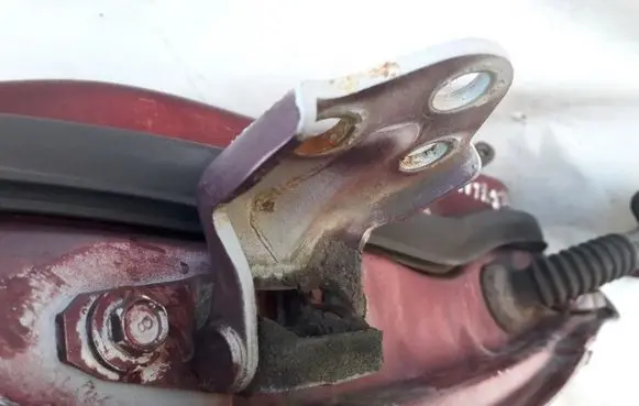 Mitsubishi Galant Front door upper hinge UISED