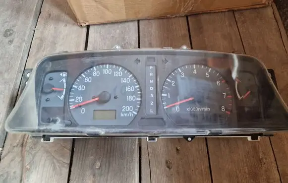 Mitsubishi Pajero Speedometer (instrument cluster) MR506279