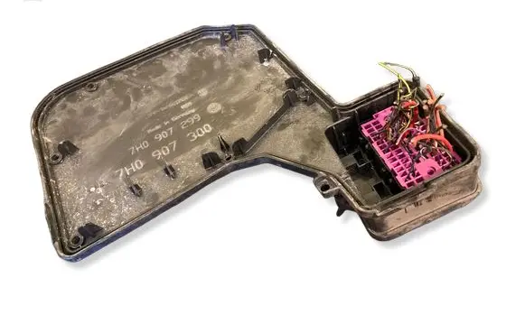 Volkswagen Transporter - Caravelle T5 Fuse box set 7H0907299 7H0907300