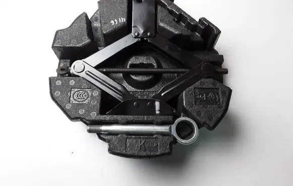 Subaru Forester SK Tool set 97035FJ050