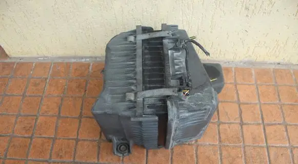 Mitsubishi Outlander Air filter box MR514993