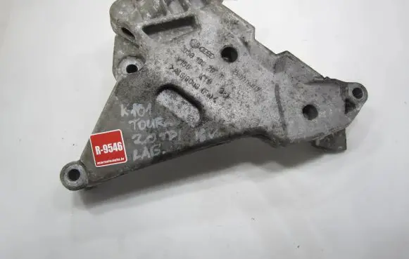 Volkswagen Touran I Engine mounting bracket 03G199207E V150 A1S19CU3
