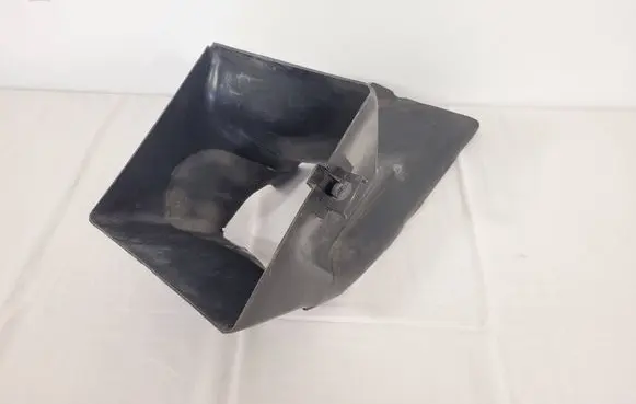 Audi A4 S4 B6 8E 8H Intercooler air guide/duct channel 8E0117335E