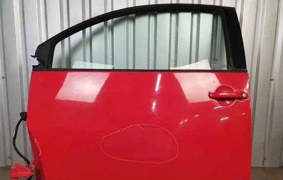 Volkswagen New Beetle Front door