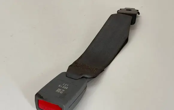 Chevrolet Lacetti Rear seatbelt buckle 06E19