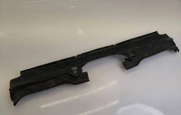 BMW 7 E65 E66 Radiator trim 51717011217