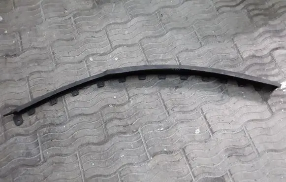 Opel Meriva B Front bumper lip 13267706 475498858