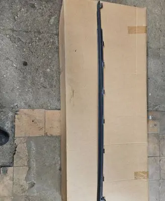 Ford Mustang VI Front door rubber seal C757E