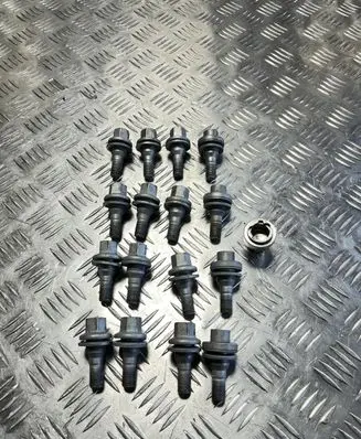 Jeep Avenger Anti-theft wheel nuts and lock DG19138