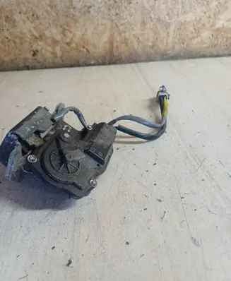 Toyota Corolla Verso AR10 Loading door lock 