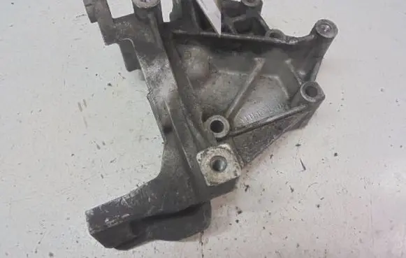 BMW X3 F25 A/C compressor mount bracket YLU103040