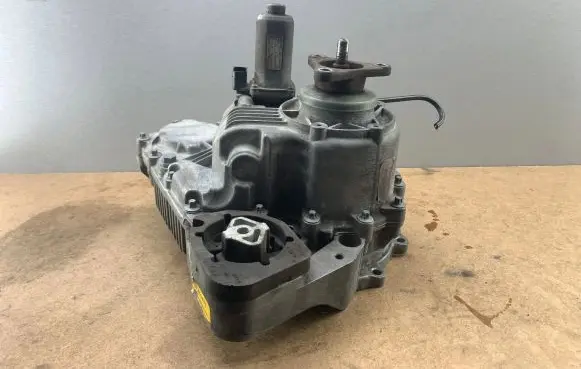 Gearbox transfer box case