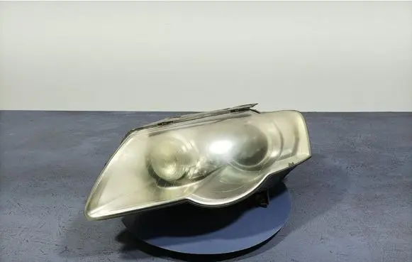 Volkswagen PASSAT B6 Headlight/headlamp 3C0941751K