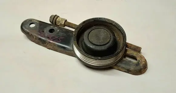 Subaru Legacy Generator/alternator belt tensioner
